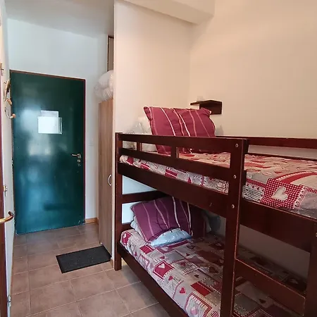 Apartment 4 Pers Sud Avec Balcon, Parking Et Animaux Acceptes - Fr-1-445-206 Montgenevre